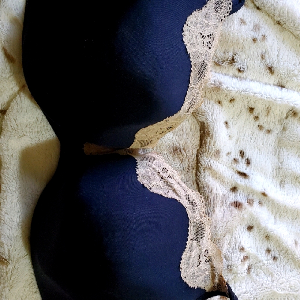 Black and tan Cacique bra